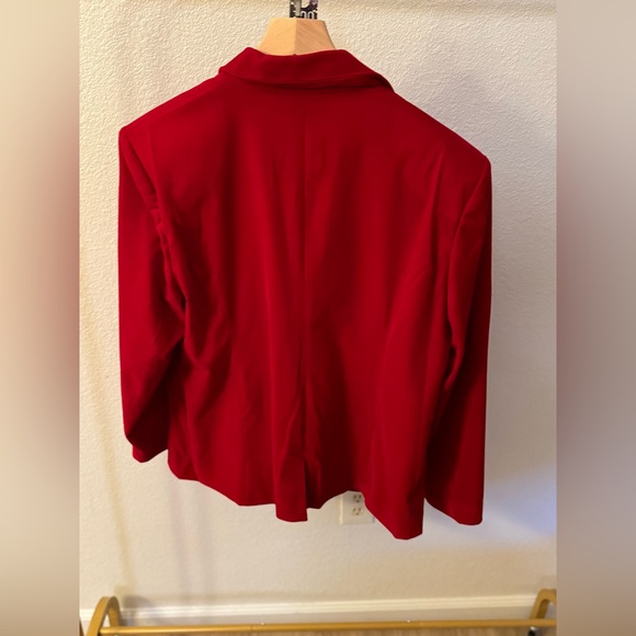 gorgeous rich red velvet 2XBlazer - Picture 3 of 7